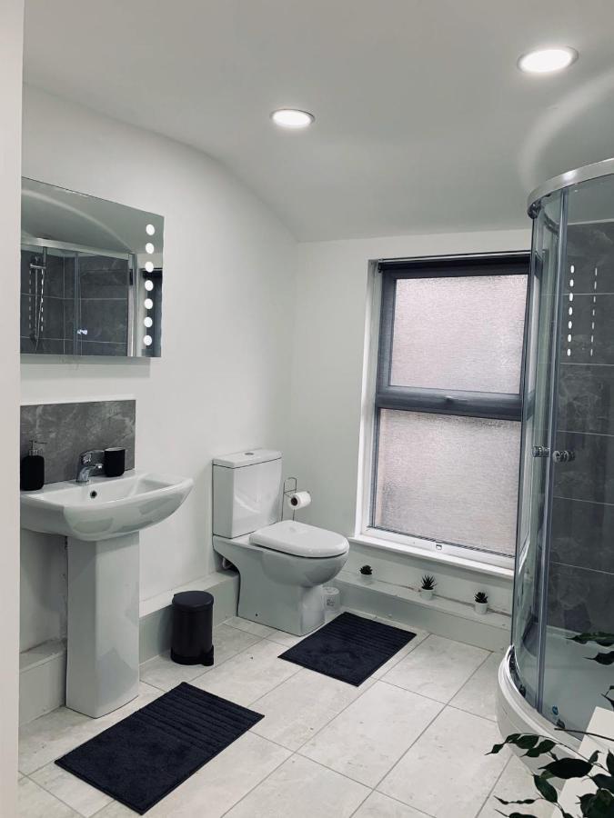 Stylish, Spacious & Luxurious Home - Parking Liverpool Extérieur photo