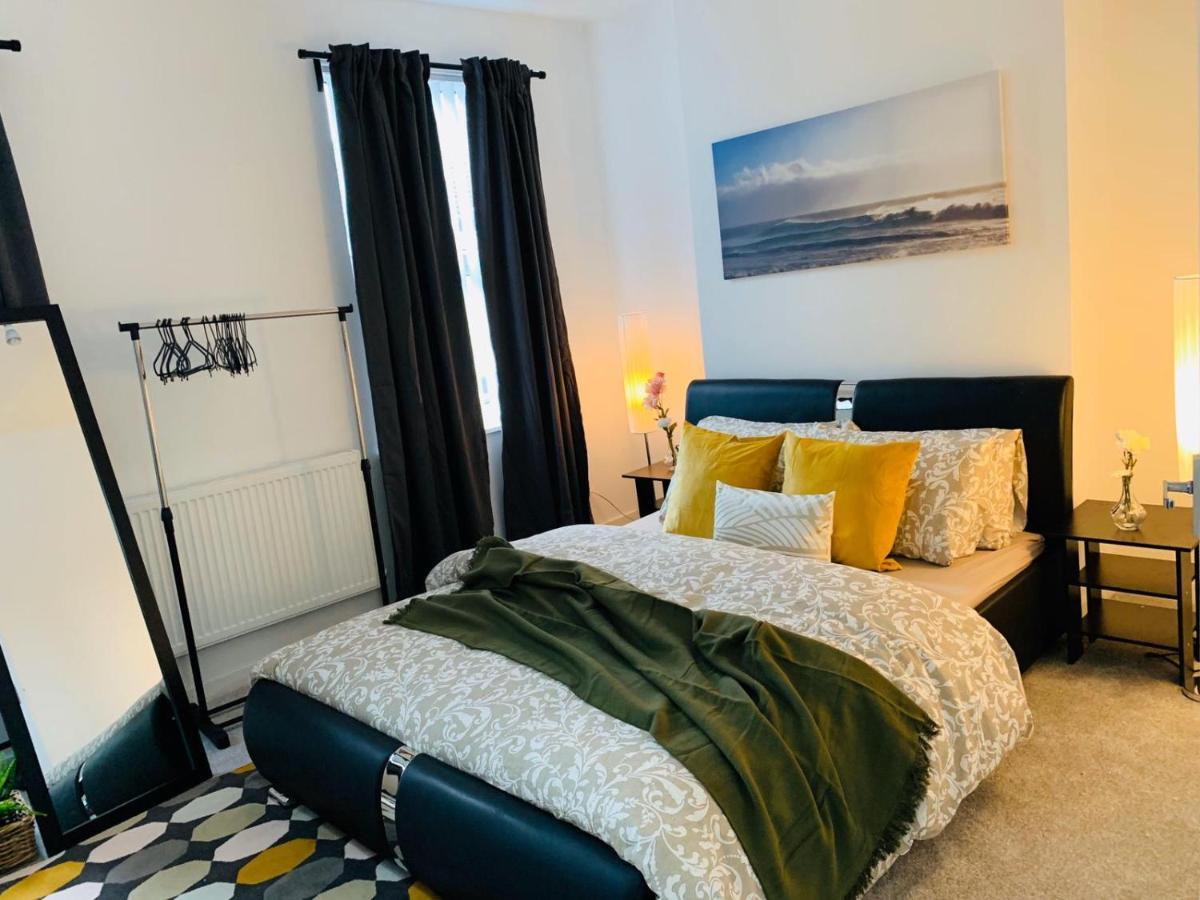 Stylish, Spacious & Luxurious Home - Parking Liverpool Extérieur photo
