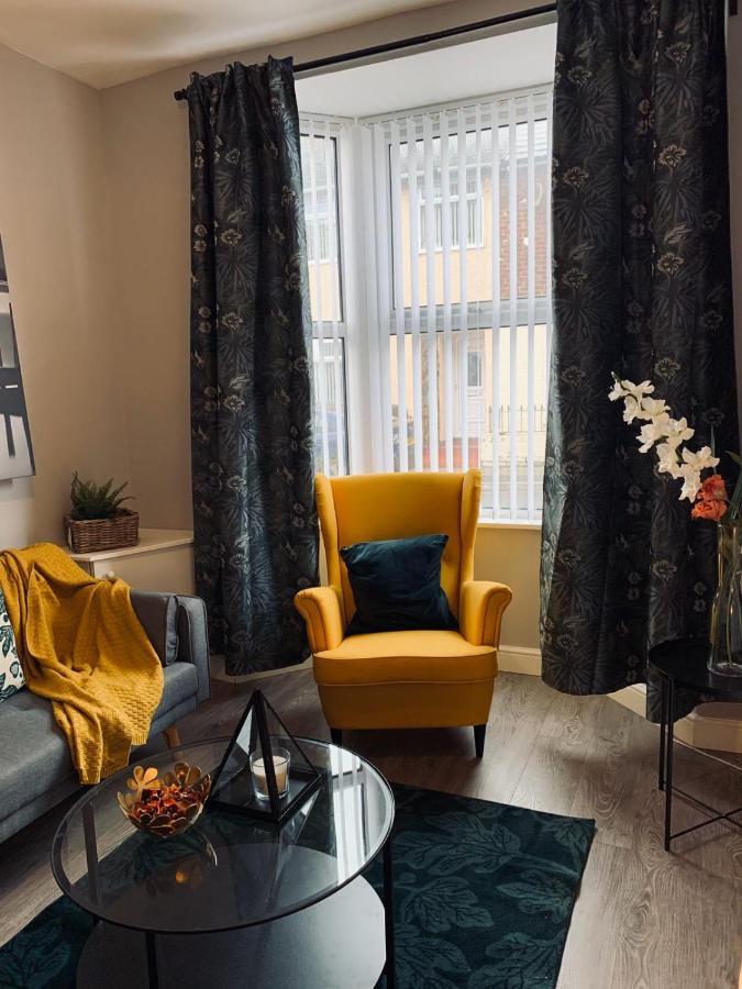 Stylish, Spacious & Luxurious Home - Parking Liverpool Extérieur photo