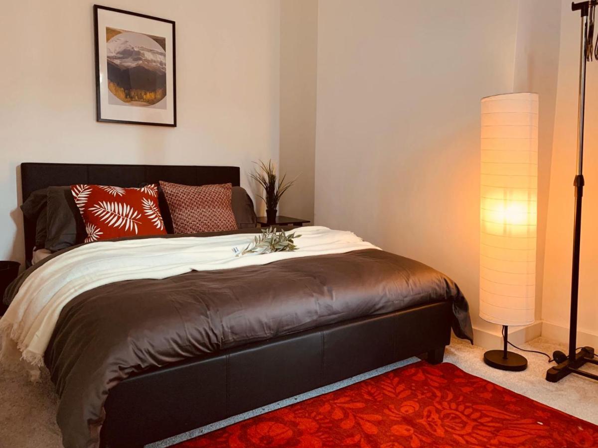 Stylish, Spacious & Luxurious Home - Parking Liverpool Extérieur photo